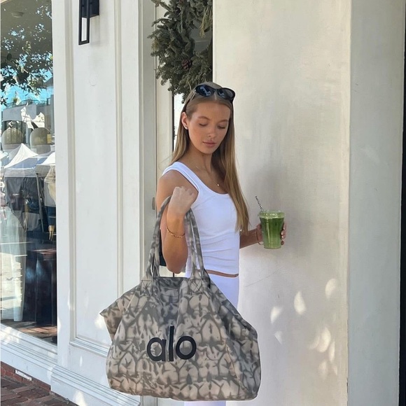 ALO Yoga Patterned Tote Bag in Gray and White - Picture 1 of 1